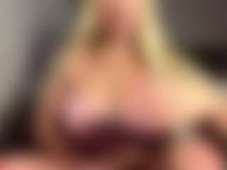 Live cam show with AnikaBolner - College on livesuperchat.net