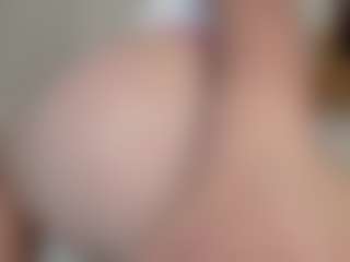 HadwinLisa's Live Sex Cam Show