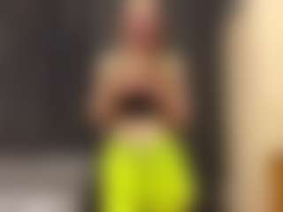 Live cam show with Kate - Smoking on madthumbs