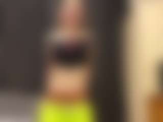 Live cam show with Kate - Flashing on SxyPornLive