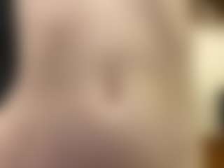 Live cam show with Kate - Flashing on Dolls Live