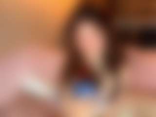 Live cam show with RosannBigby - Bedroom on Camsoda