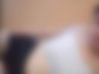 Live cam show with Polly - Sweet on Gym Cam Girls