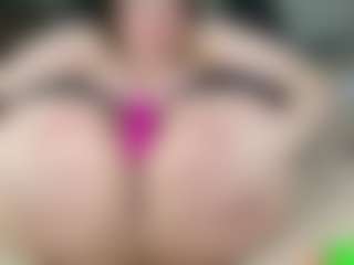 Live cam show with Kamikissx - College on Camsoda