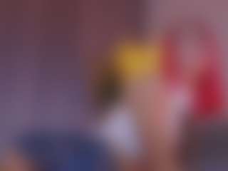 Live cam show with MelyTaylor - Bikini on CamClone