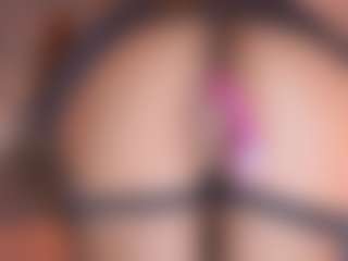 Live cam show with MelyTaylor - Athletic Blowjob on sexylivex.com