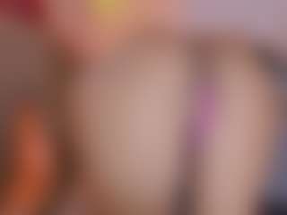 Live cam show with MelyTaylor - Gamer Athletic on Camsoda