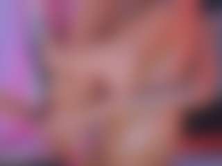 Live-camshow met MelyTaylor - Brown Eyes Toys op Camsoda