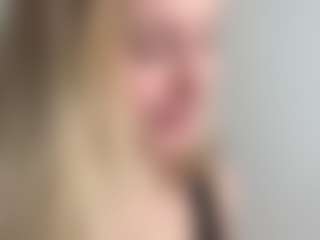 ellykey's Live Sex Cam Show