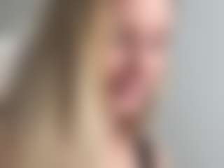 ellykey's Live Sex Cam Show