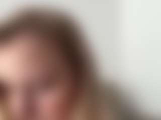 ellykey's Live Sex Cam Show