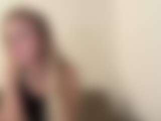 ellykey's Live Sex Cam Show
