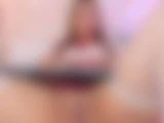 Emiily-Stonee's Live Sex Cam Show
