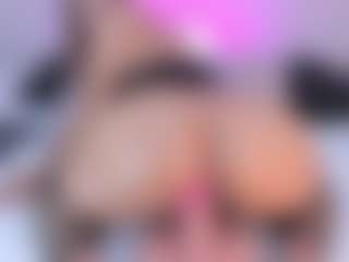 Emiily-Stonee's Live Sex Cam Show
