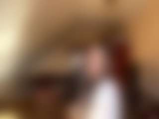 Live cam show with ErmelindaMerck - Petite on Camsoda