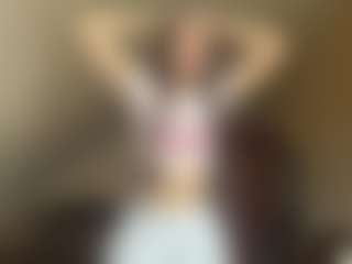 Live cam show with ErmelindaMerck - New Teen (18+) on Mixed Magazine Live