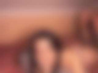 Live cam show with ErmelindaMerck - Skinny on CamClone