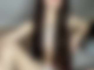 Live cam show with ErmelindaMerck - Teen (18+) on Camming Site