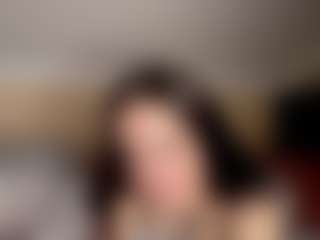 Live cam show with ErmelindaMerck - Big Ass on AdultVida.com