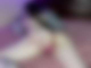 Live cam show with ErmelindaMerck - Latina Mature on alttransgirls