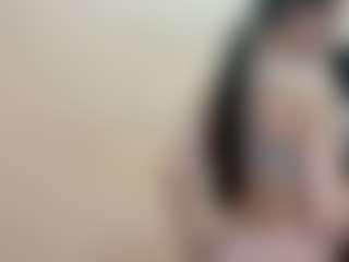 Live cam show with ErmelindaMerck - Shaved Pussy on Camsoda