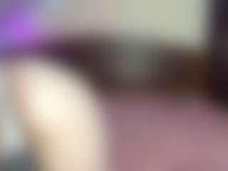 Live cam show with ErmelindaMerck - Bedroom Mature on Dolls Live