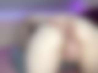 Live cam show with ErmelindaMerck - Latina on TeamSkeetLive
