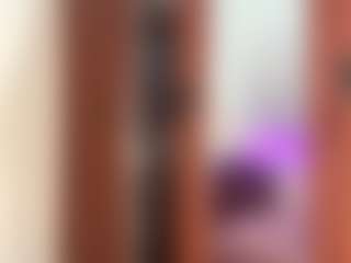 Live cam show with ErmelindaMerck - Latina on Camsoda