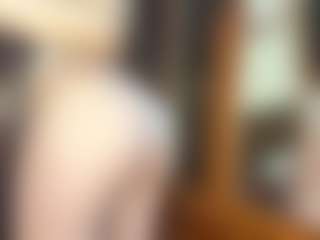 Live cam show with ErmelindaMerck - Bedroom Mature on sexylive.show