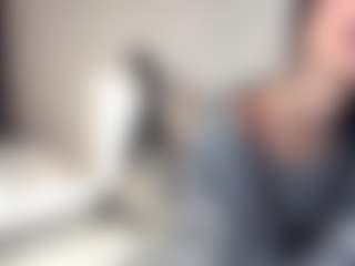 HoaCuddeback's Live Sex Cam Show