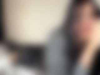 Live cam show with HoaCuddeback - Petite Teen (18+) on AdultVida.com