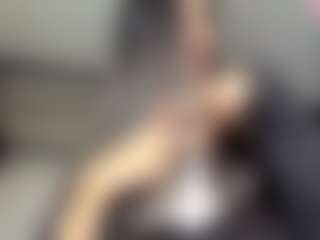 HoaCuddeback's Live Sex Cam Show