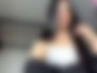 HoaCuddeback's Live Sex Cam Show