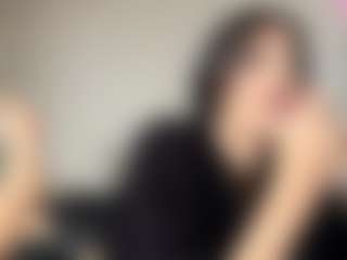 HoaCuddeback's Live Sex Cam Show