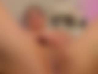 Live cam show with KusshJade - Fingers on Camsoda