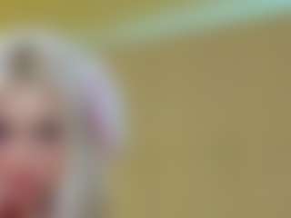 Live cam show with Lesya-Blair - New Petite on Camsoda