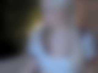 Live cam show with Lesya-Blair - Smoking on AdultVida.com