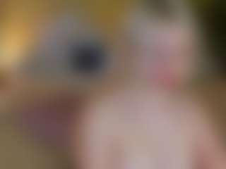 Live cam show with Lesya-Blair - Trimmed Teen (18+) on Uber Horny