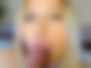 Live cam show with Lesya-Blair - Smoking on googirlz