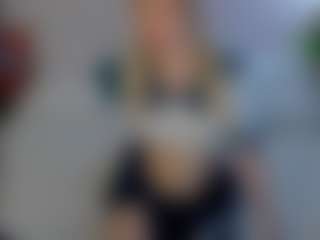 Live cam show with Lesya-Blair - Twerk on CamwithHer
