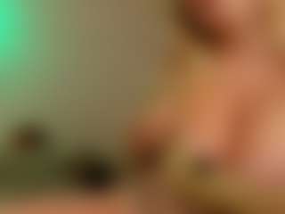 Live cam show with Sofia - Blonde Hair HD on Instabang