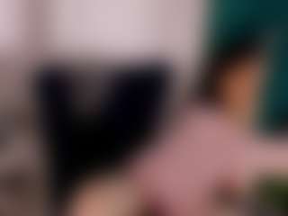 Live cam show with Nova-Gray - Thick on CamwithHer