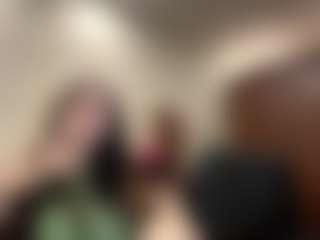 Live cam show with Anna - Teen (18+) on xDating