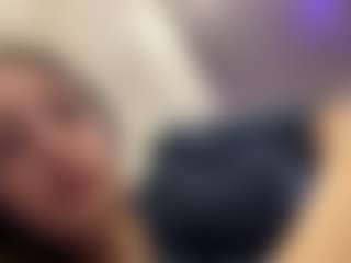 Live cam show with Anna - Public on Dare Cams