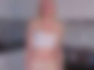 SylviaDaring's Live Sex Cam Show