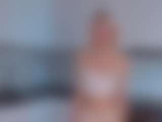 SylviaDaring's Live Sex Cam Show