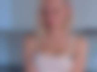 SylviaDaring's Live Sex Cam Show