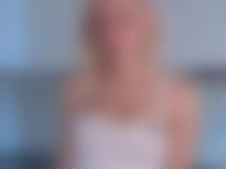 SylviaDaring's Live Sex Cam Show