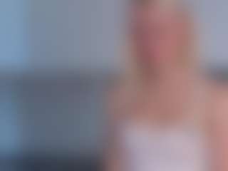 SylviaDaring's Live Sex Cam Show