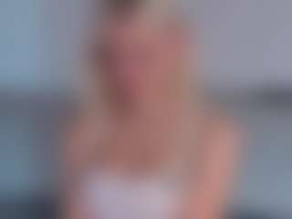 SylviaDaring's Live Sex Cam Show